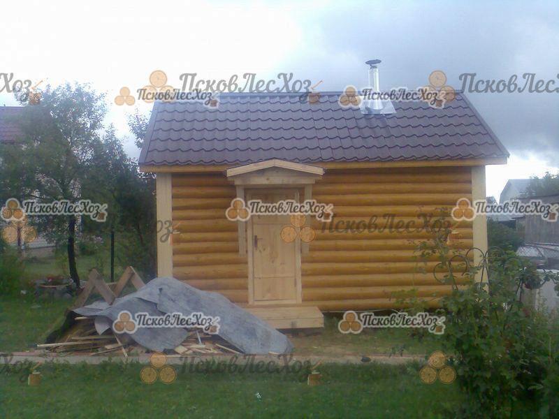 Сруб бани 3 на 5 с двускатной мансардой