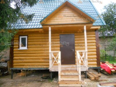 Сруб бани 5 на 5 с двускатной мансардой
